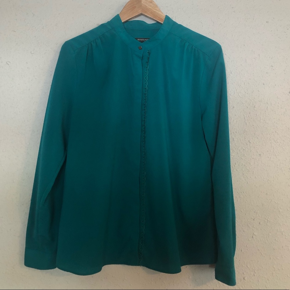 Banana Republic Button-Up